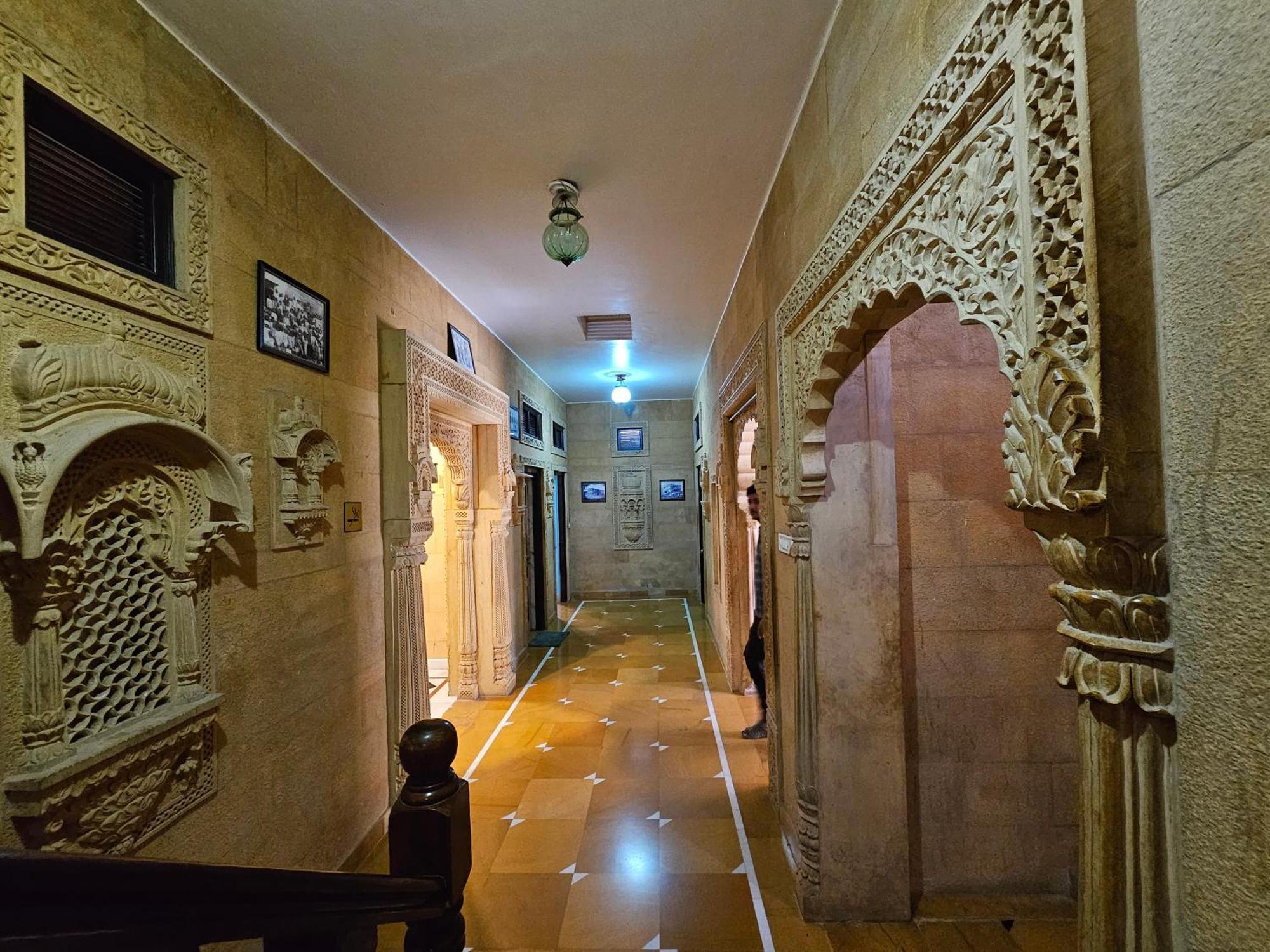 Hotel Royal Haveli Джайсалмер Екстериор снимка