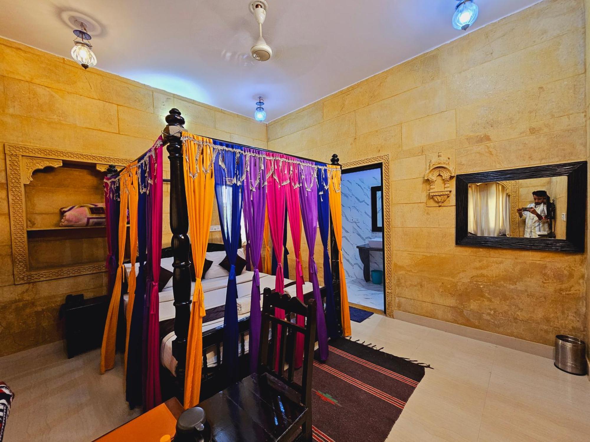 Hotel Royal Haveli Джайсалмер Екстериор снимка