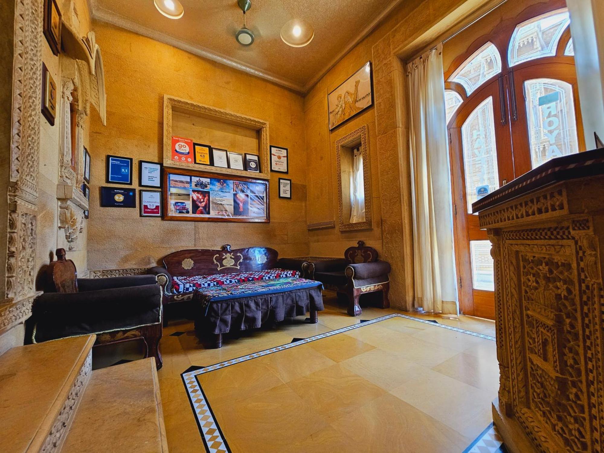 Hotel Royal Haveli Джайсалмер Екстериор снимка