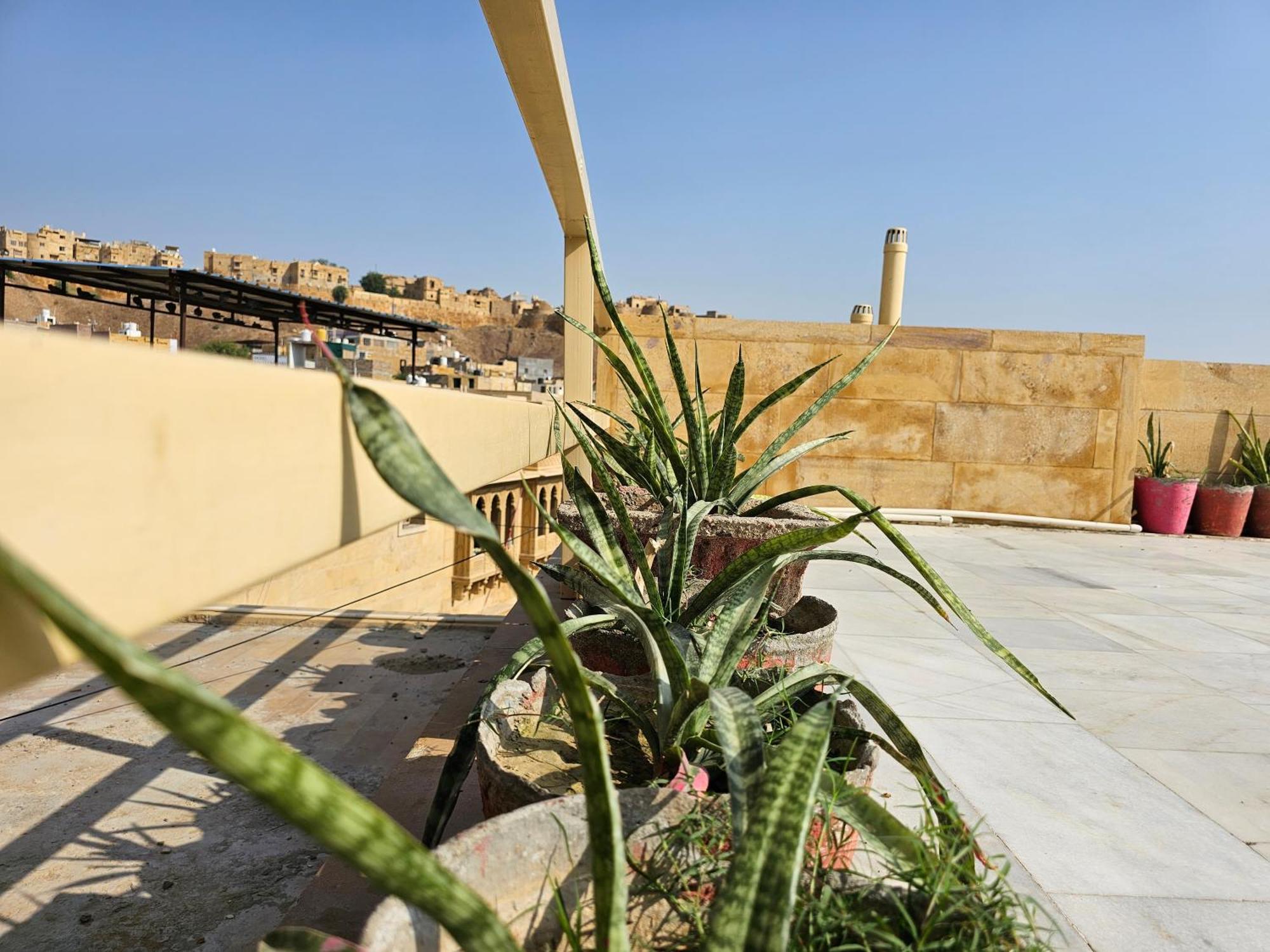 Hotel Royal Haveli Джайсалмер Екстериор снимка