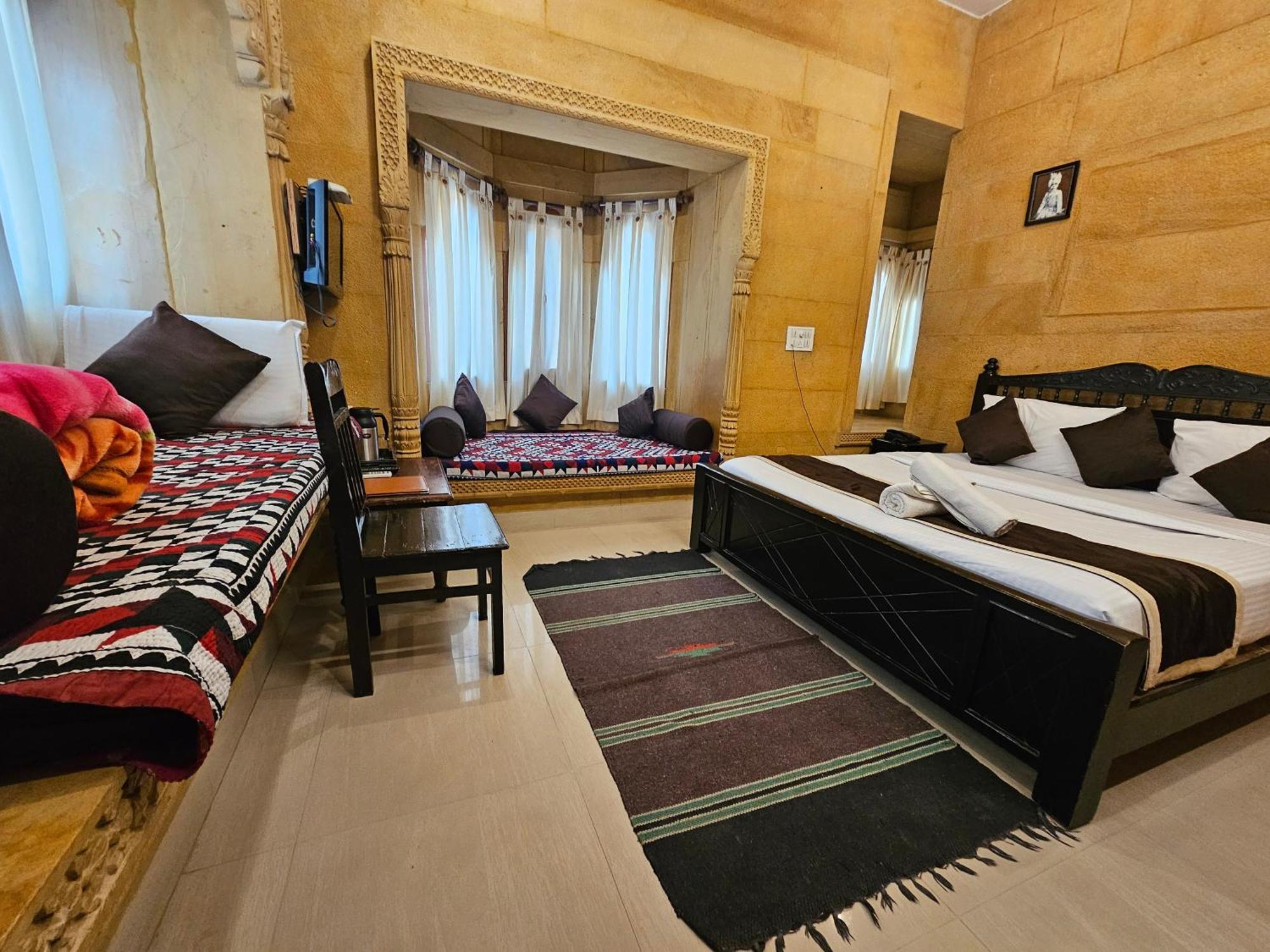 Hotel Royal Haveli Джайсалмер Екстериор снимка