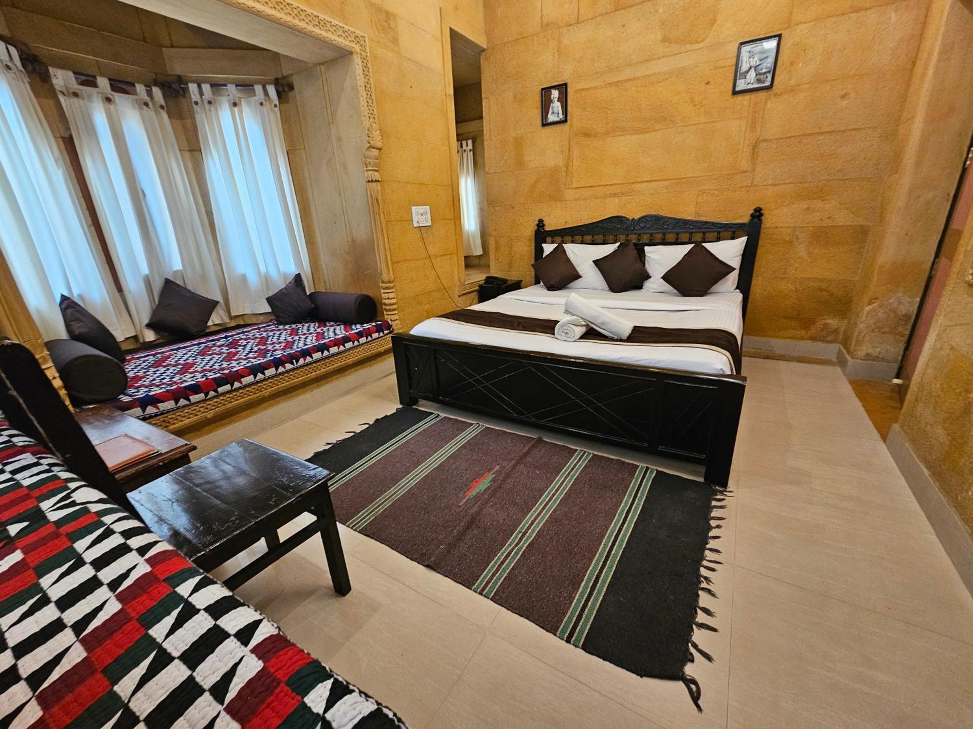 Hotel Royal Haveli Джайсалмер Екстериор снимка