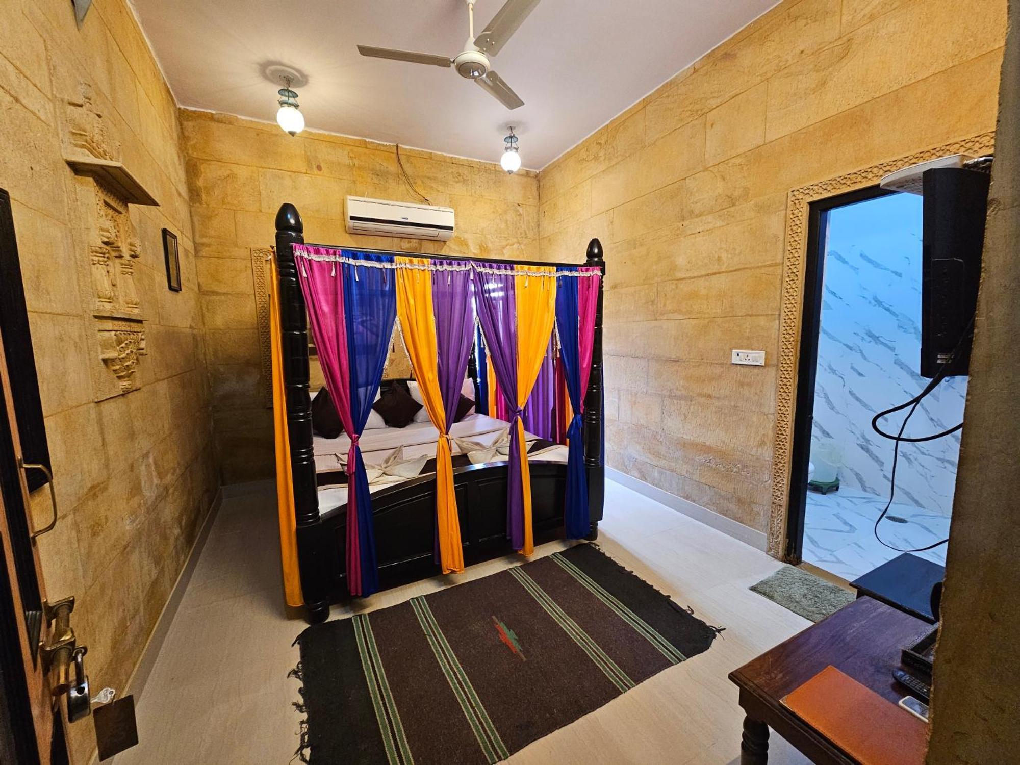 Hotel Royal Haveli Джайсалмер Екстериор снимка