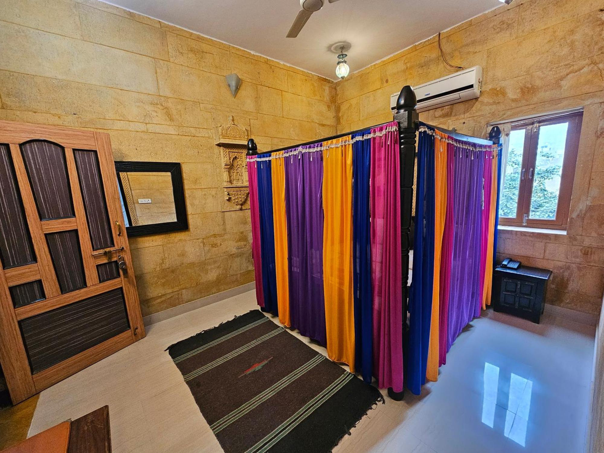 Hotel Royal Haveli Джайсалмер Екстериор снимка